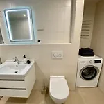 Prime Haven Near Sea & Park, Free Parking, Terrace Appartement *