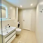 Prime Haven Near Sea & Park, Free Parking, Terrace Appartement
