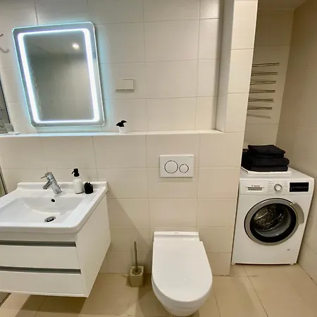 Prime Haven Near Sea & Park, Free Parking, Terrace Korter *